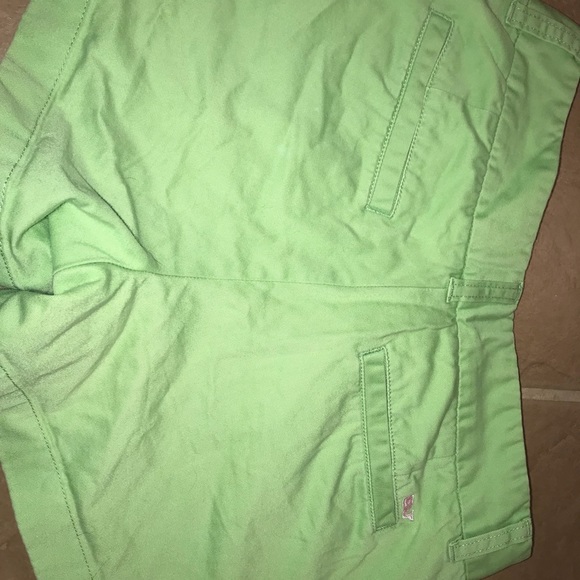 vineyard vines shorts - Picture 3 of 3